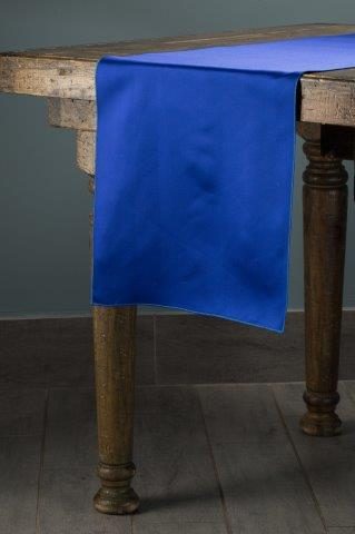 Matte Lamour Royal table runner